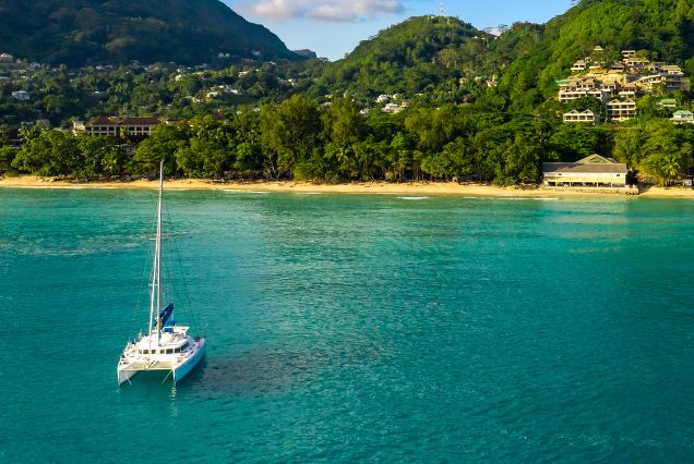 Beau Vallon Beach – Vibes, Views & Water Sports