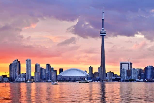 Niagara Falls and Toronto Tour Package