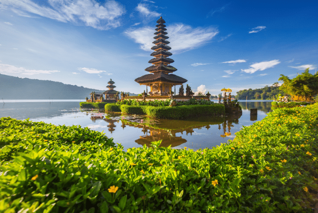 Ulun Danu Beratan Temple on Lake Bratan in Bali, a must-visit destination for first-time travelers in 2026.