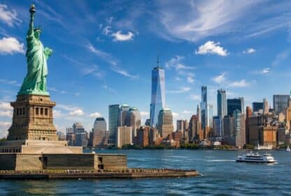 Statue of Liberty and NYC skyline featured in USA holiday packages from Dubai.